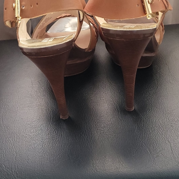 Sandals - Picture 4 of 5